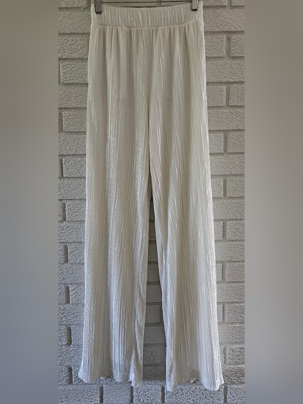 Express Cream Wide-Leg Pleated Palazzo Pants. Size XS